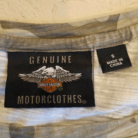 Harley Davidson Too T-Shirt Women’s size Small Camo Camouflage Tee Round Neck - Picture 2 of 3